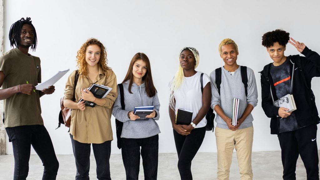 Want to elevate your teen fashion game? Learn how to mix and match different pieces to create endless outfit possibilities.